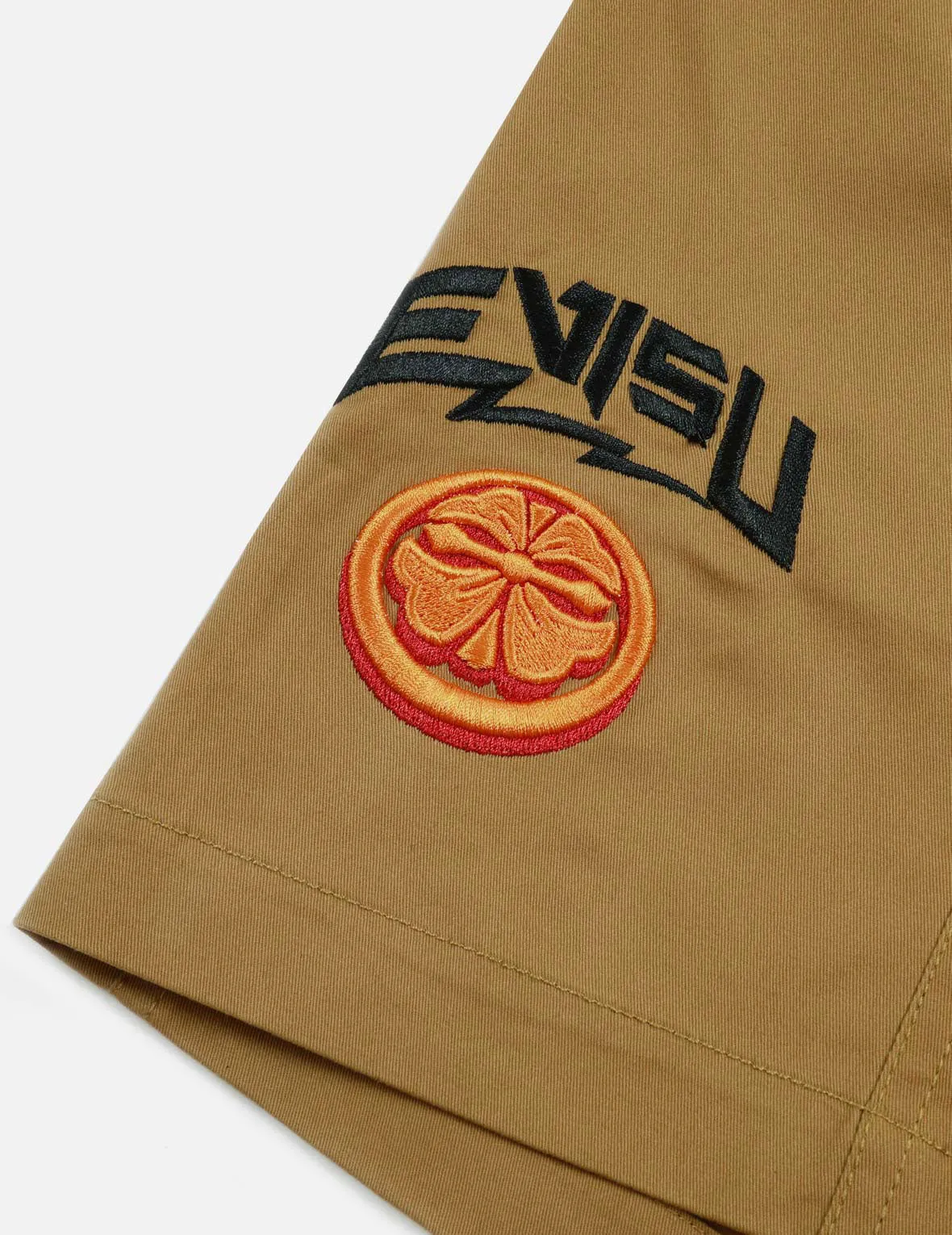 Kamon and Logo Embroidery Belted Cargo Shorts