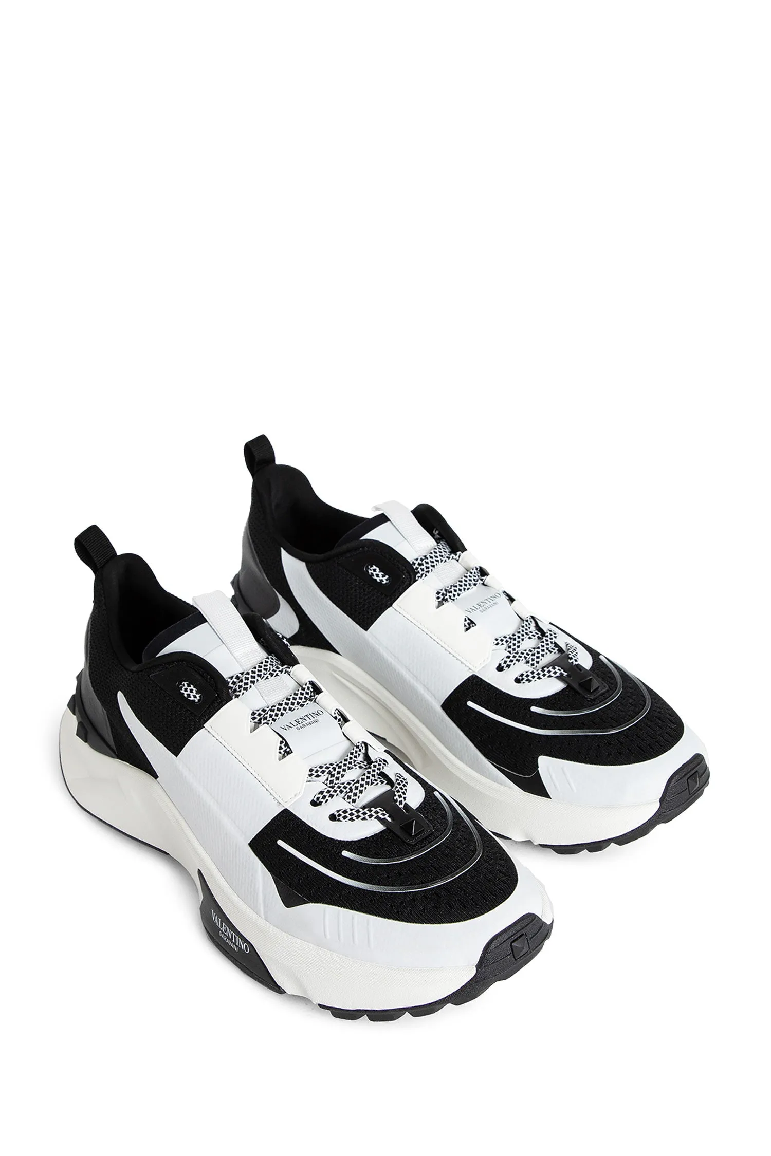 valentino garavani true act low-top sneakers